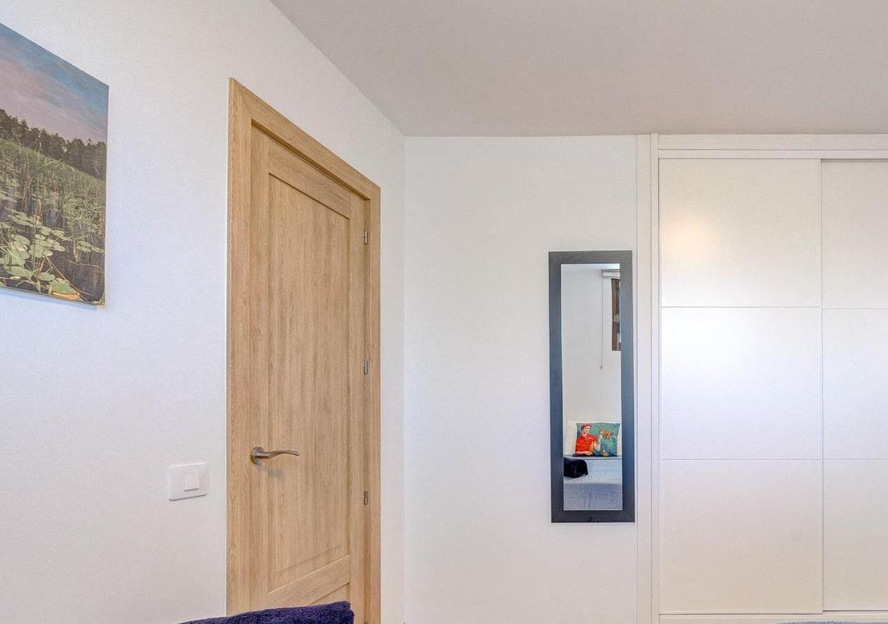 Stylish Flat And Pool With 3 Rooms, Sleeps 6, Los Cristianos Лос Кристианос Екстериор снимка